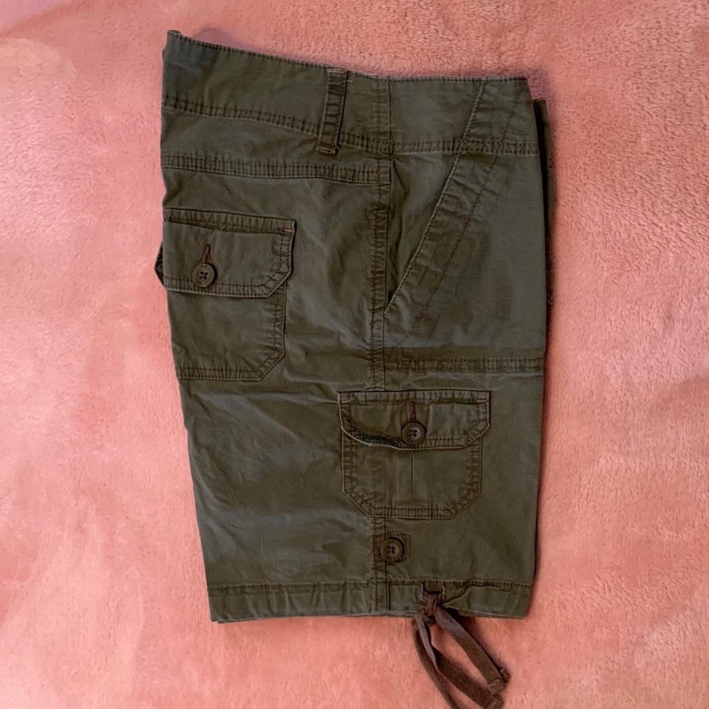 ARIZONA JEAN CO. women’s or girls shorts. Size 3